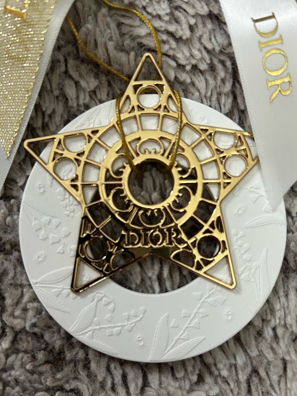 Diffuser Star Ornament with Ribbon - Picture 2 of 4